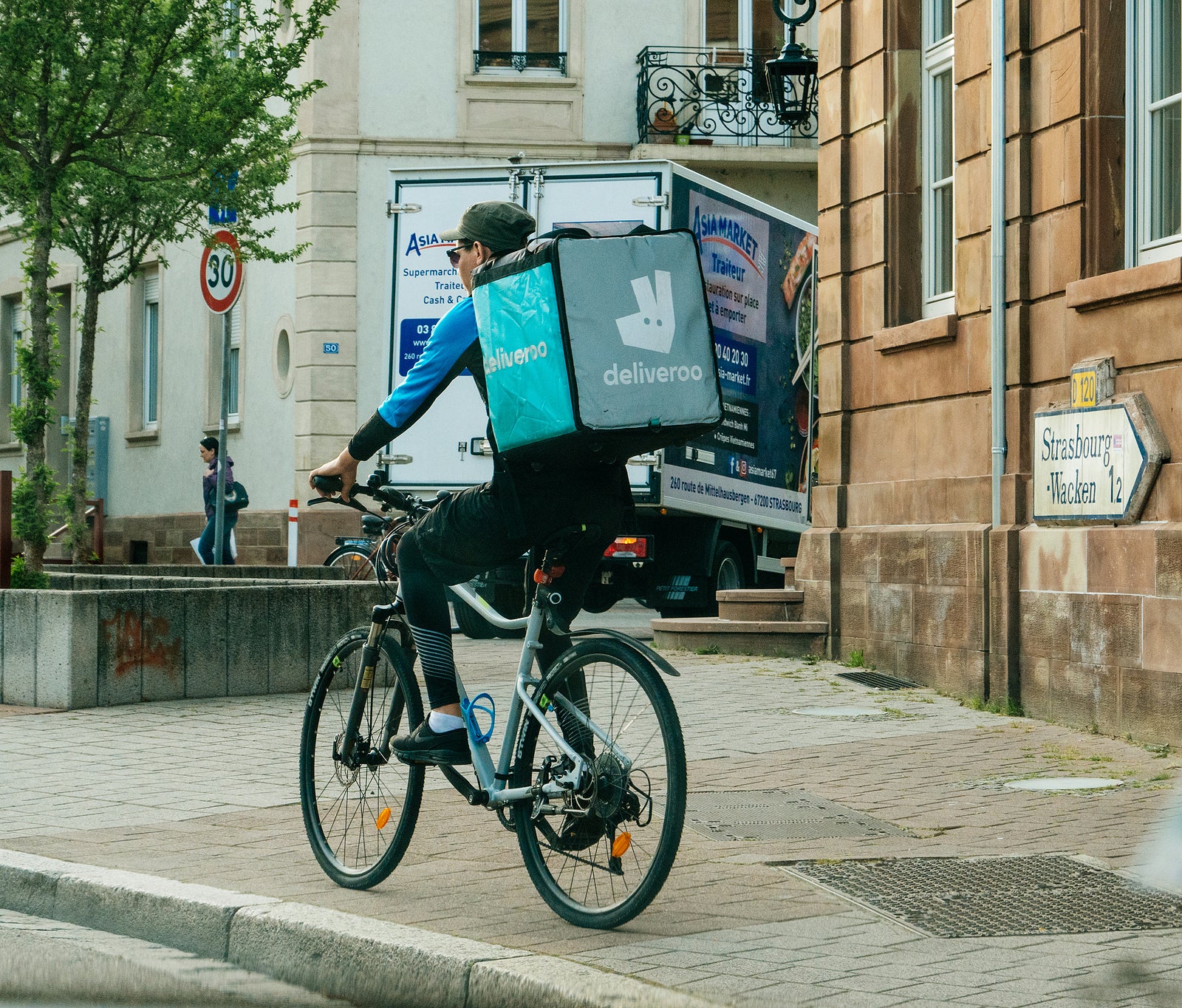 [EMEA] EU parliament approves platform worker labour law