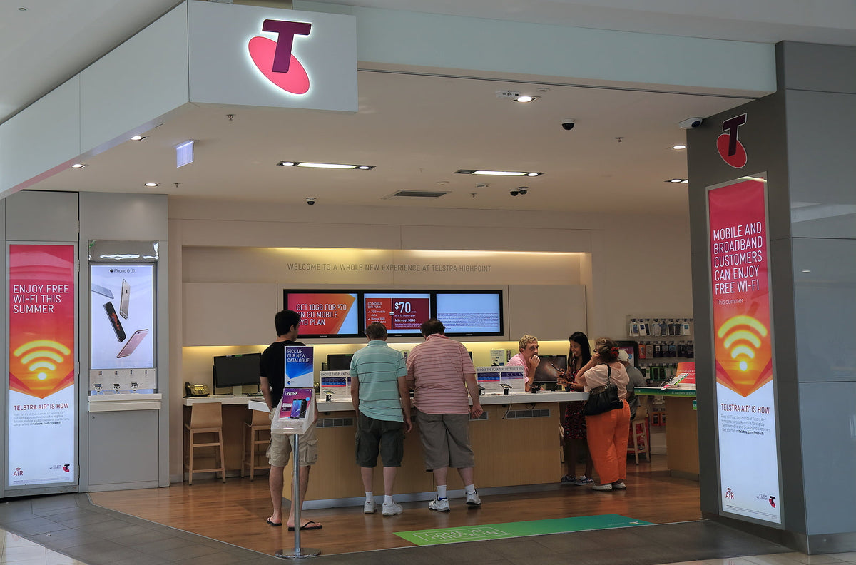 [Australia] $700,000 pay rise for Telstra CEO despite nationwide outage