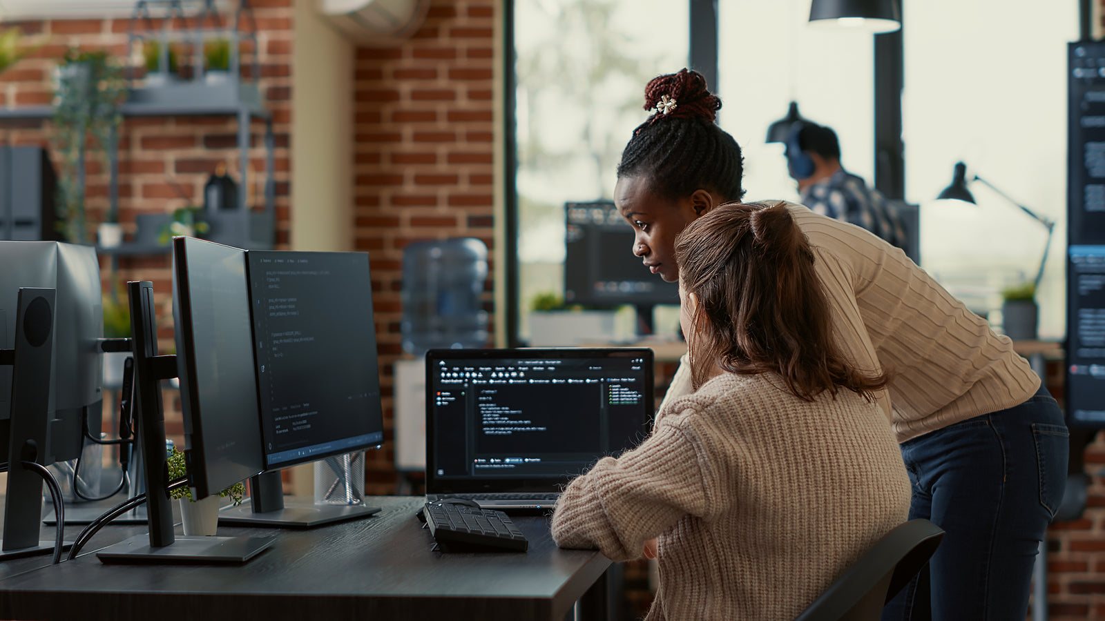 [APAC] Talent shortages prompt 80% of organisations to rethink payroll