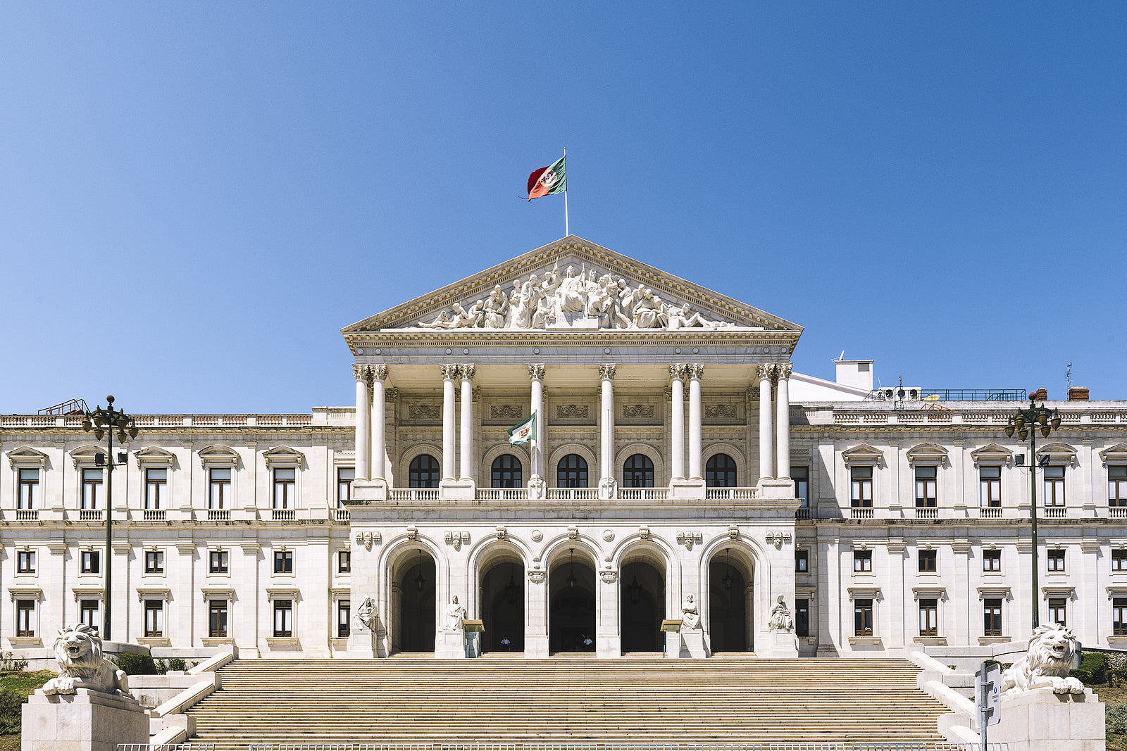 [Portugal] Government keeps national minimum wage increase goal