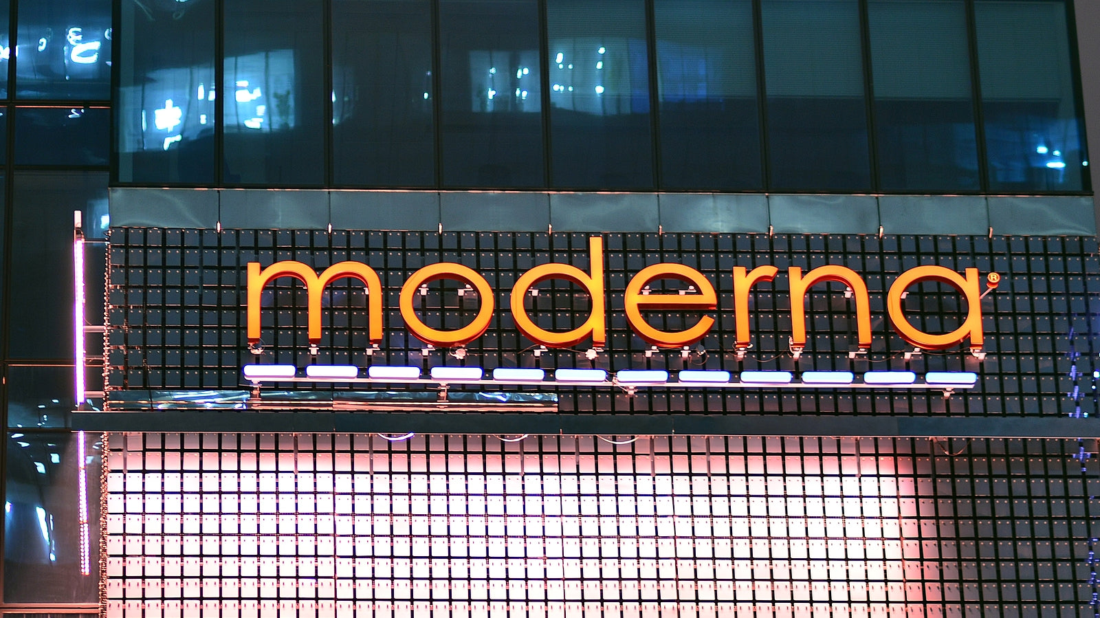 [US] Moderna CEO paid 12,000 times more than minimum wage workers