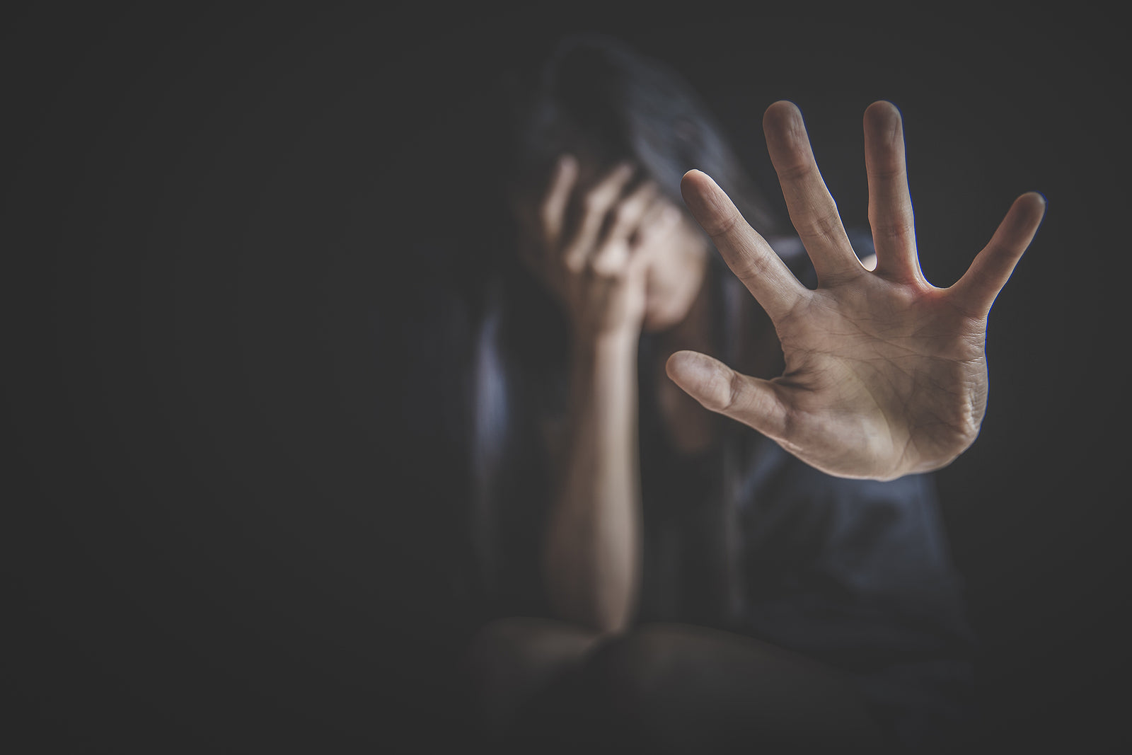 [Ireland] Government criticised for halving domestic violence leave