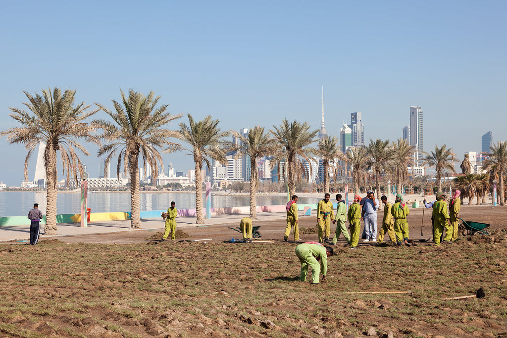 [Kuwait] Nationals earn nearly five times as much as their expat counterparts - groundworkers at the corniche Kuwait, expat wages versus Kuwaiti pay