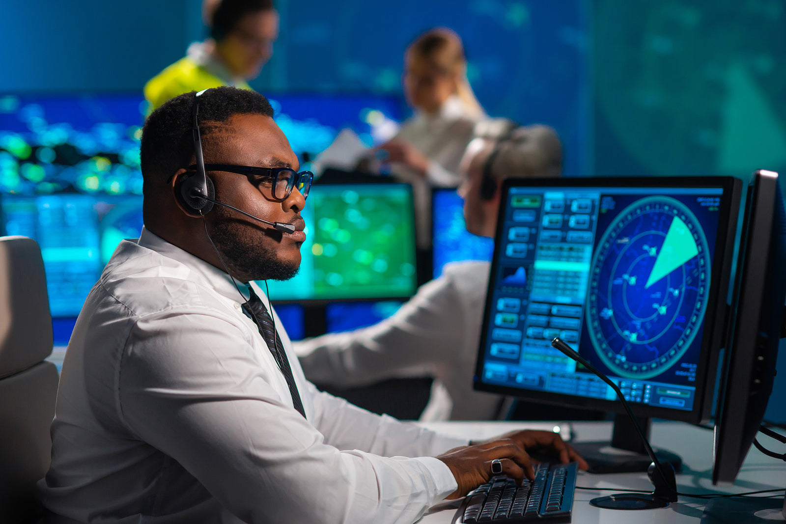 [France] Air traffic controllers win right to be up to 3 hours late for work