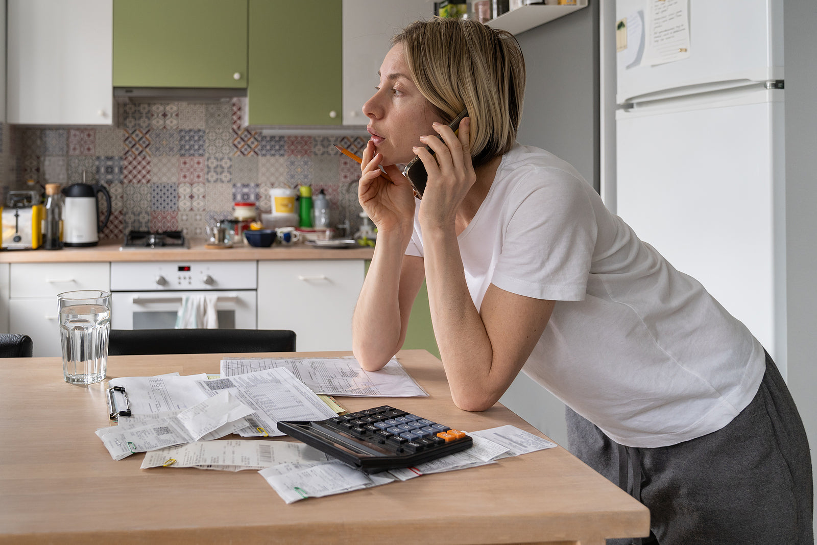 [UK] Company expenses increase pressure on struggling employees