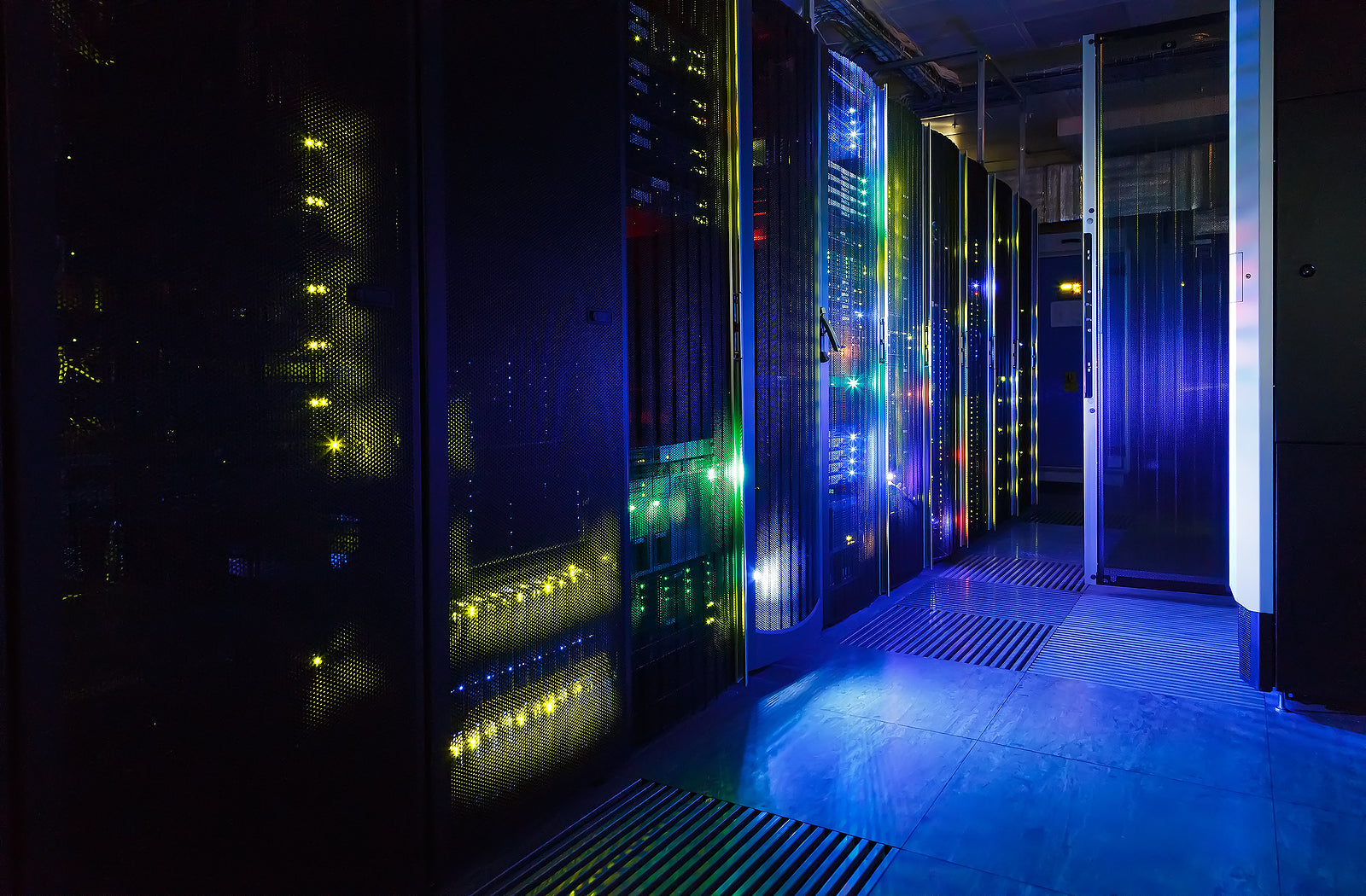 [UK] Microsoft unveils £2.5 billion AI investment