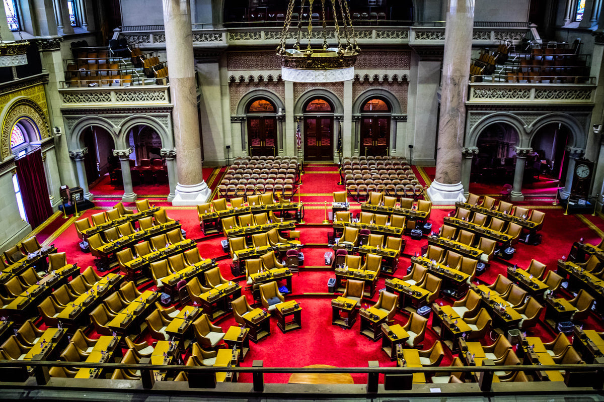 [US] New York enacts law establishing employee right of access to personnel records